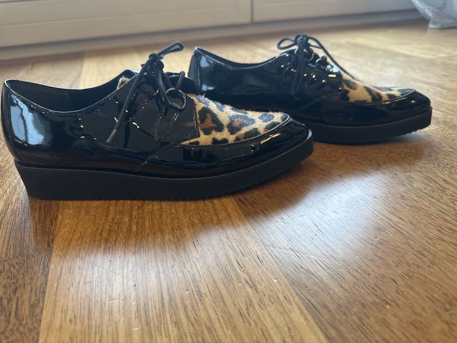 Półbuty HOGL, roz. 38, lakietowane, panterka