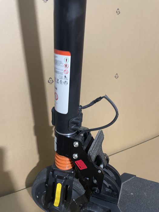 Trotinete Elétrica UrbanGlide Ride-62s (Para Reparação ou peças)