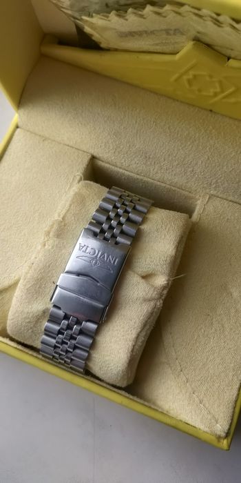 Продам часы Invicta