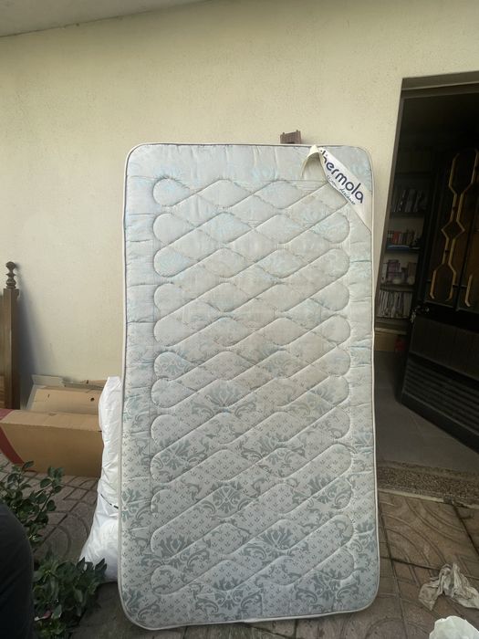 Cama de solteiro + colchão