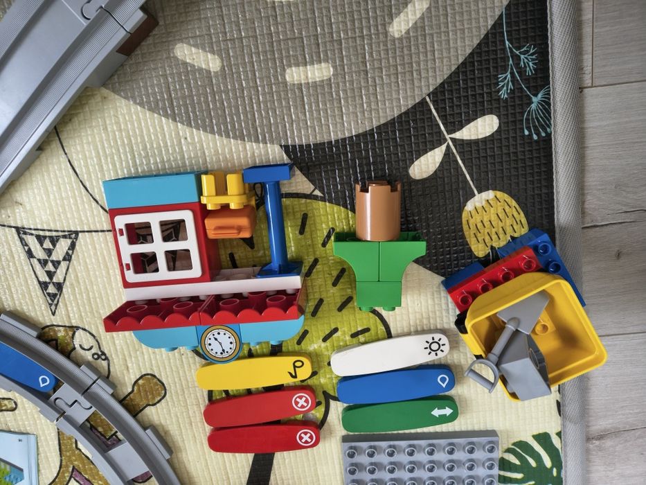 Pociąg LEGO Duplo towarowy i parowy 10875 i 10874