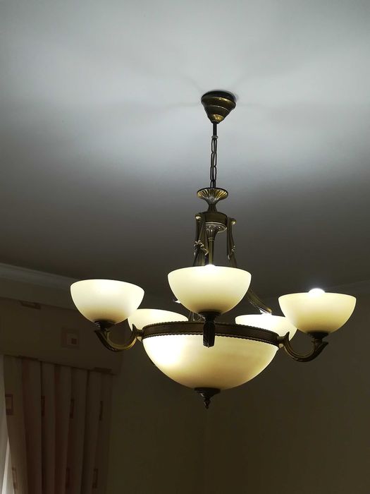 Candeeiros teto em metal e vidro opaco + apliques parede como novos