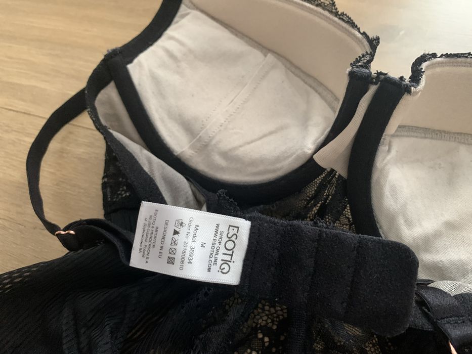 Body czarne ESOTIQ koronka r. M 75C