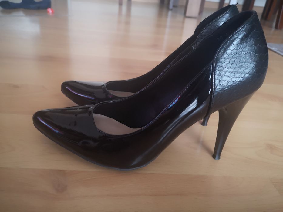Buty NOWE szpilki rozm. 39