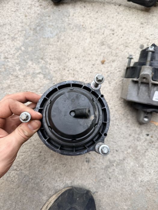Опори двигуна BMW G20,G22 320,330,420,430