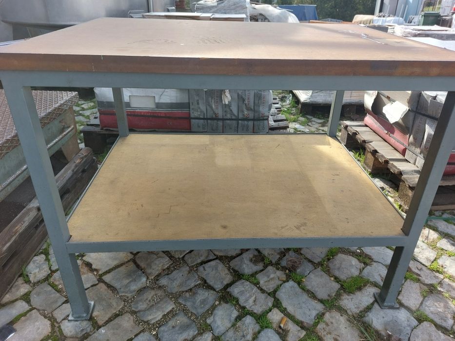 Mesa / Bancada de trabalho