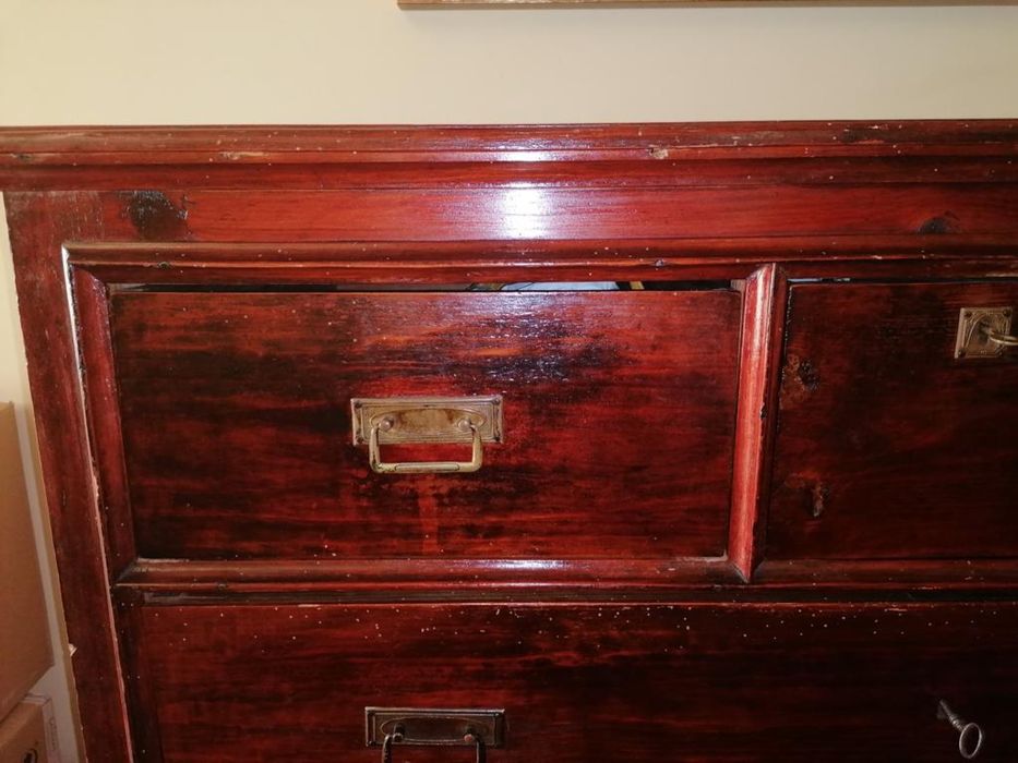 Movel antigo e rústico com 6 gavetas de arrumação