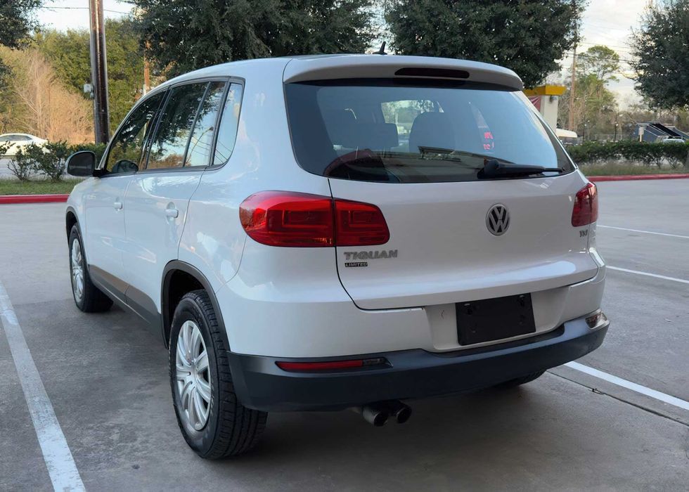 Volkswagen Tiguan      2016