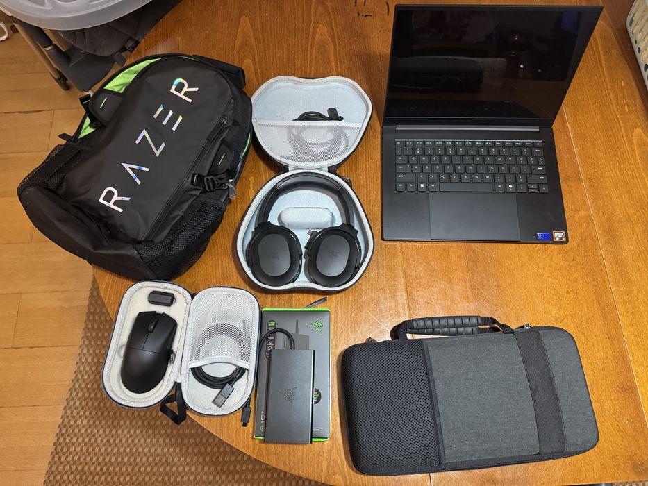Razer Blade 14 OLED i9 RTX 5070 64GB 2TB + Dock + Mochila + Periféricos