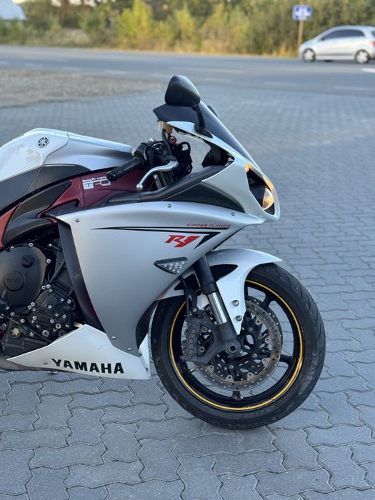Yamaha R1 2010 Cross Planei4