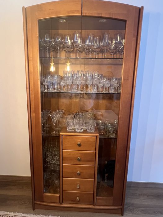 Cristaleira Sala em Cerejeira