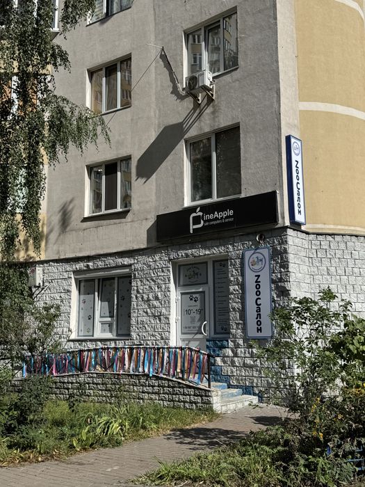 Здам в суборенду приміщення на Дніпровська наб.-19в під ЗОУМАГАЗИН