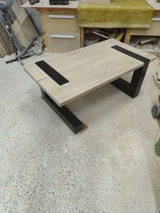 Журнальний столик