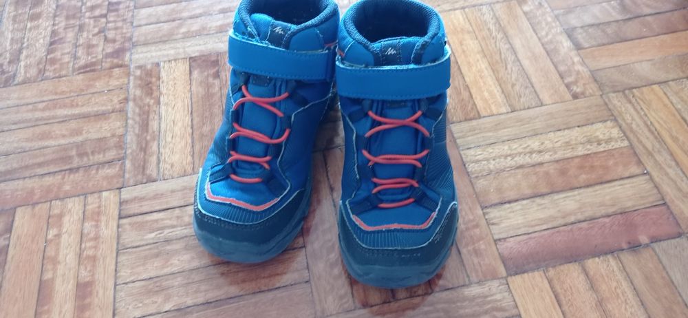 Botas de criança impermeáveis número 28