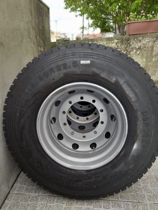Pneus camião/trator novos