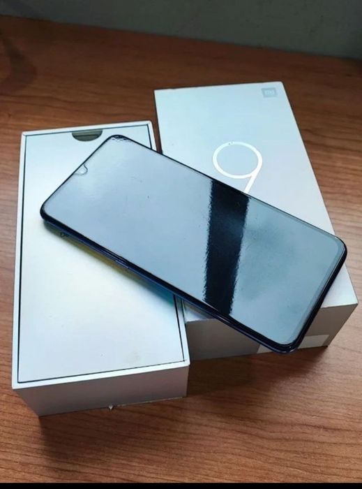 Xiaomi Mi 9 - 6GB - 6,39''
