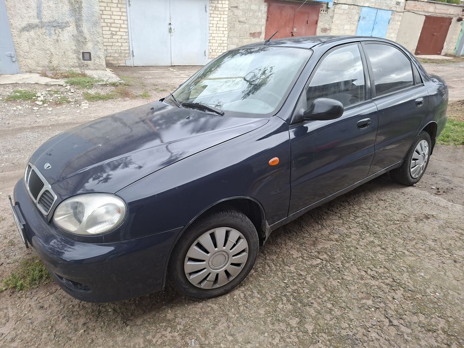 Автомобиль Ланос.