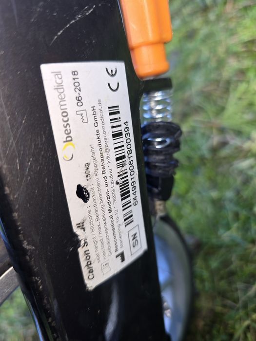 Carbon włókno węglowe ,ultra lekki chodzik rollator balkonik na kołach