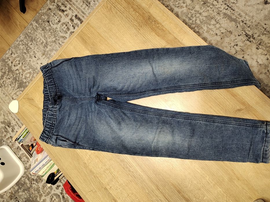 Spodnie dżinsy ocieplone chłopięce 128-134