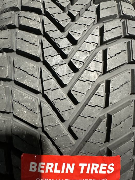 2X NOWE Berlin All Season 2 215/65 R17
