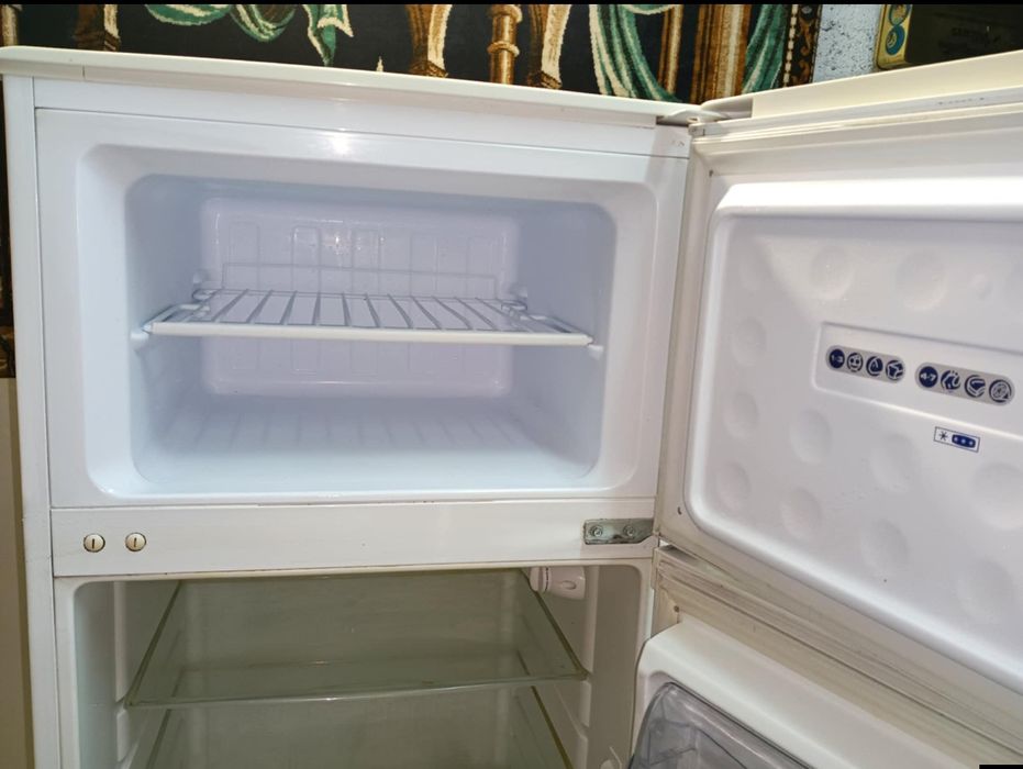 Frigorífico combinado a funcionar perfeitamente e exemplar estado. fri