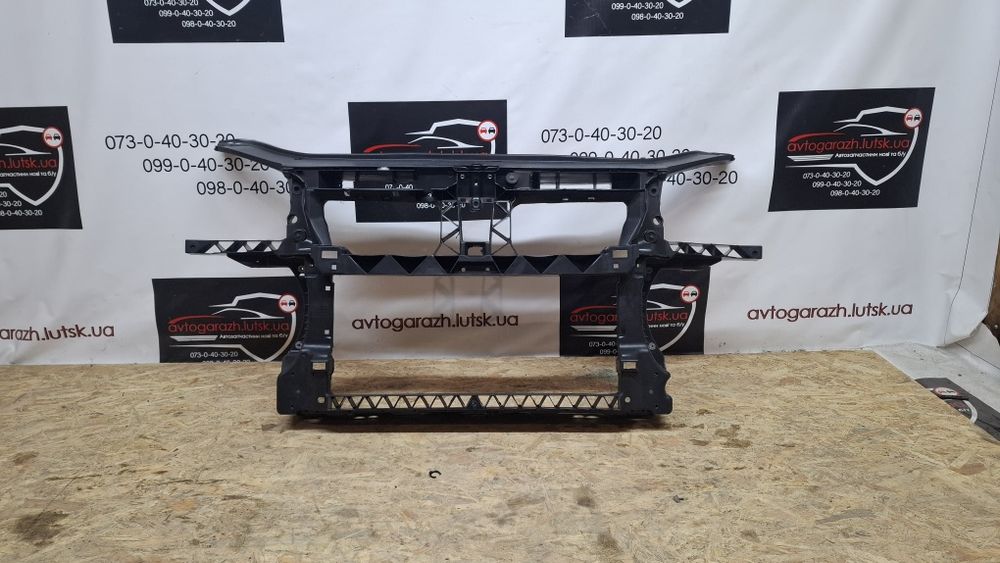 Передняя панель передня панель телевізор VW Touran Туран