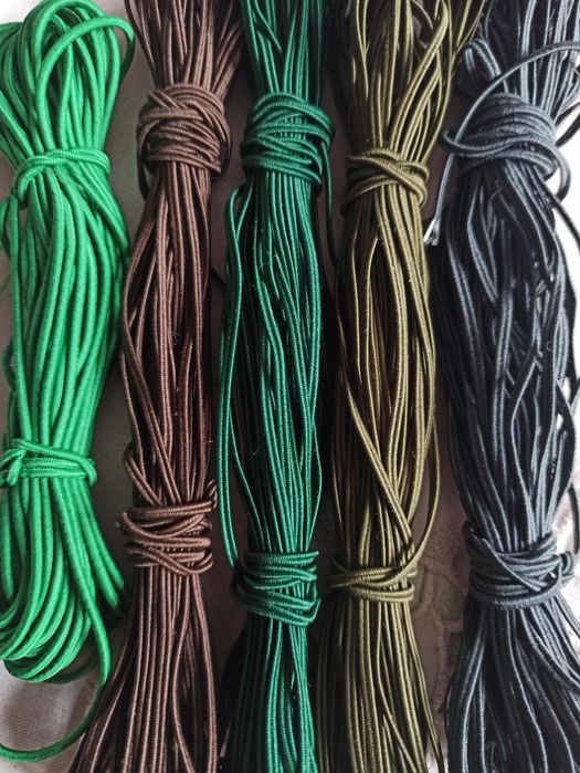 Резинка кругла. Диаметр 2 та 3 мм. Гудзики металопластикові.