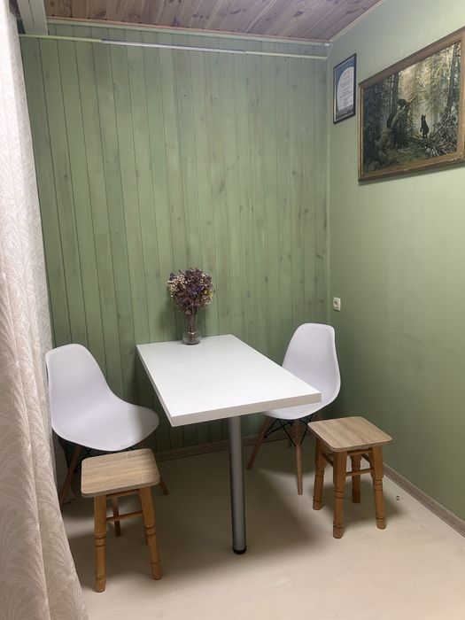 Подобово номери в гостьовому будинку та квартира