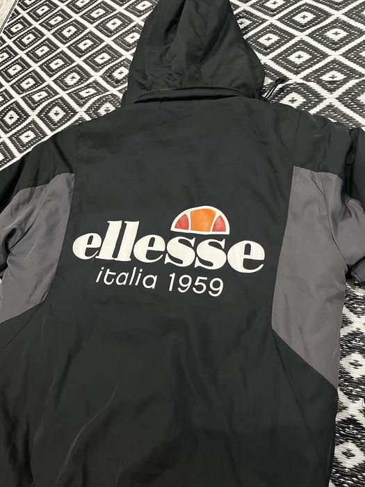 Nowa kurtka zimowa Ellesse S