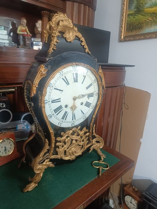 Szwedzki zegar wrzeciono w stylu rokoko z XVIII w.