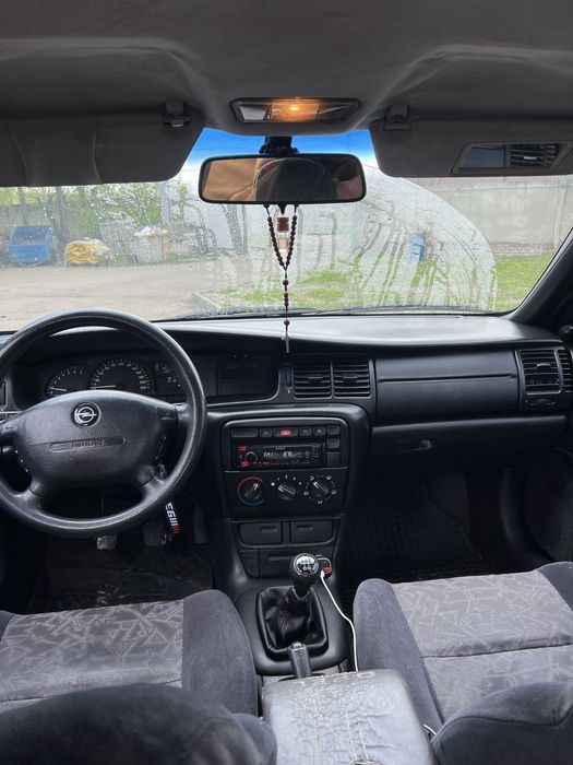 Опель 1.6 бензин