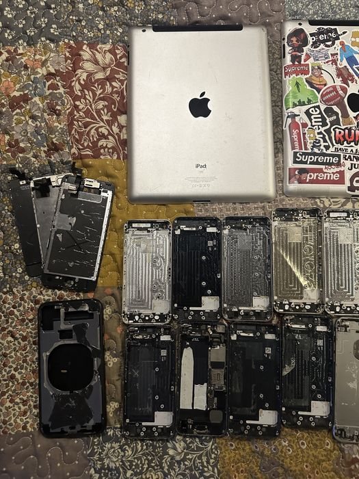 Лот запчастин iphone ipad