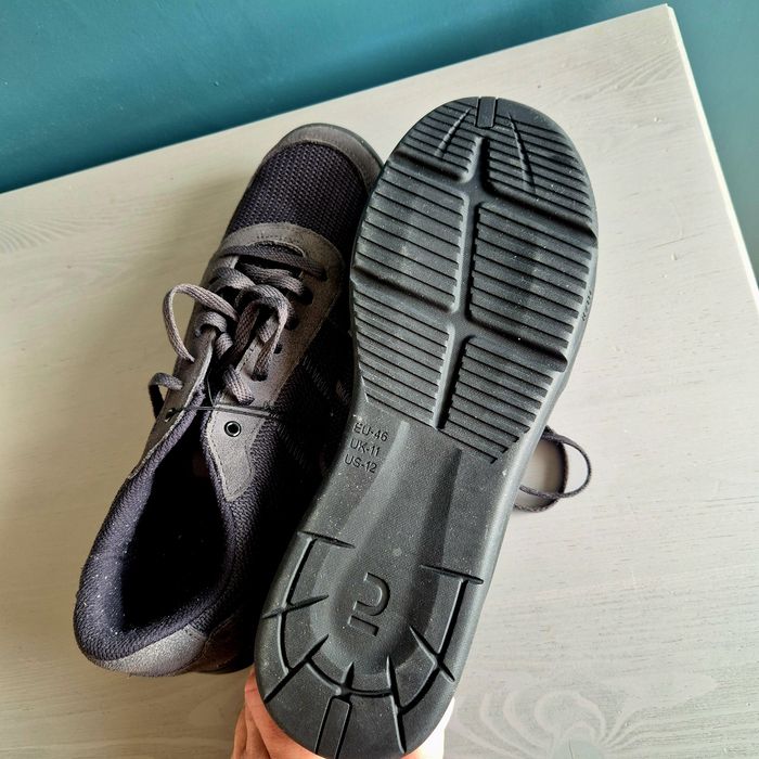 Tenis  novos e originais n 46 gama Premium Decathlon 
Numero para quem