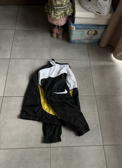 Nike vintage original neilon big logo zip jeacket