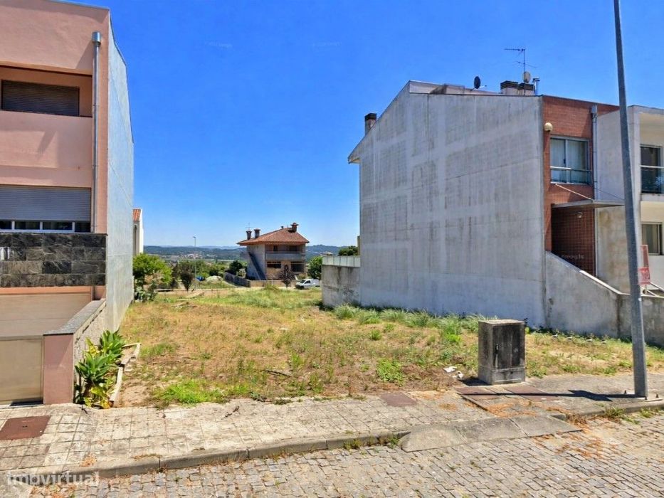 Terreno para moradia de 2 frentes