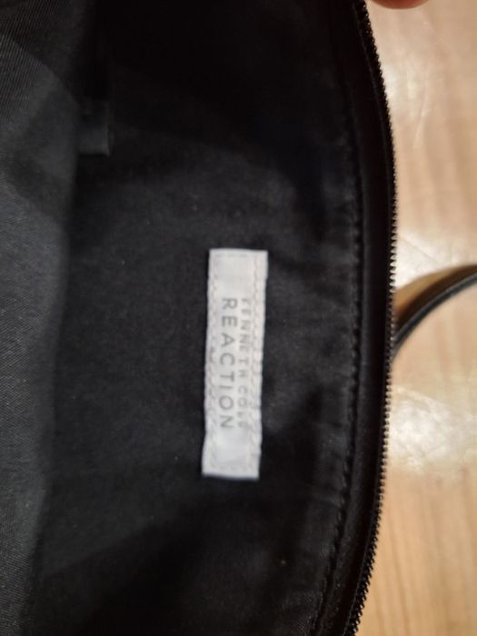 Torebka czarna Kenneth Cole Reaction,
