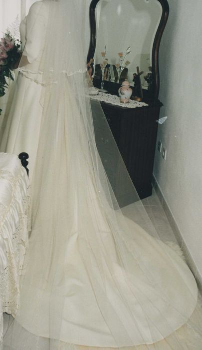 Vende-se vestido de noiva com mangas 3/4