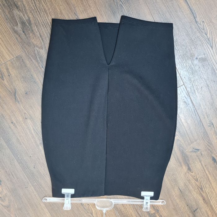 Czarna ołówkowa spódnica rozmiar S