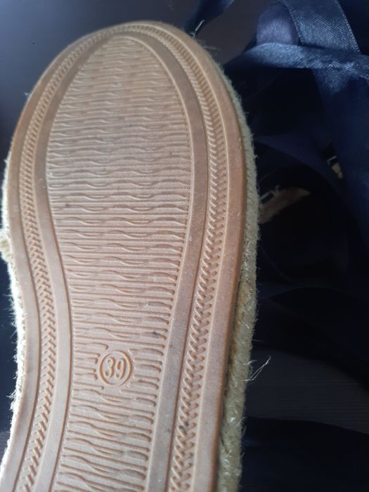 Buty wiazane sandaly