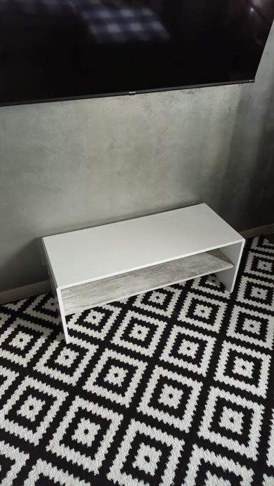 Прикроватный столик