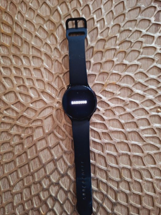 Sprzedam smartwatch - Samsung Galaxy Watch4 Bluetooth (40mm)