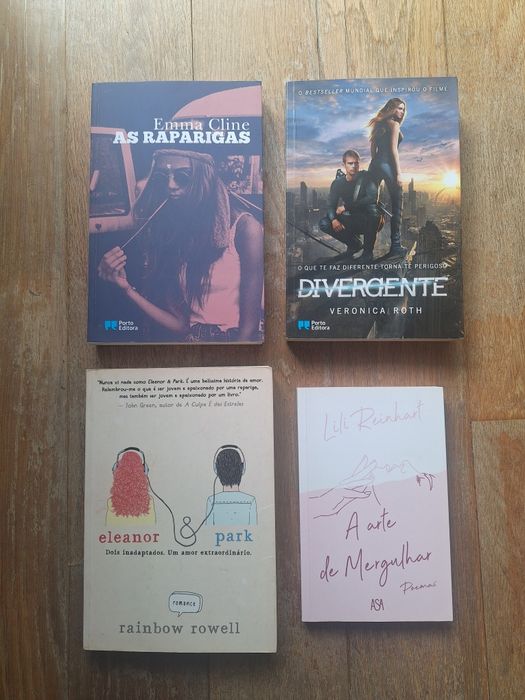 Livros variados.