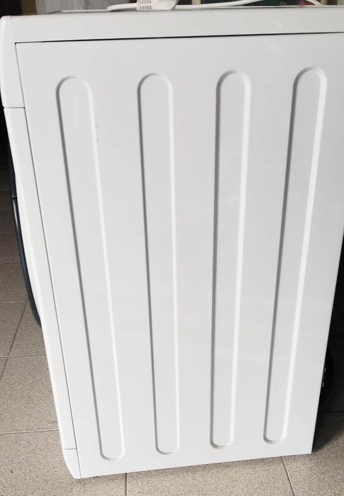 Máquina Lavar Roupa Ariston Hotpoint - para Peças - Mod. FMG 823B EU.M