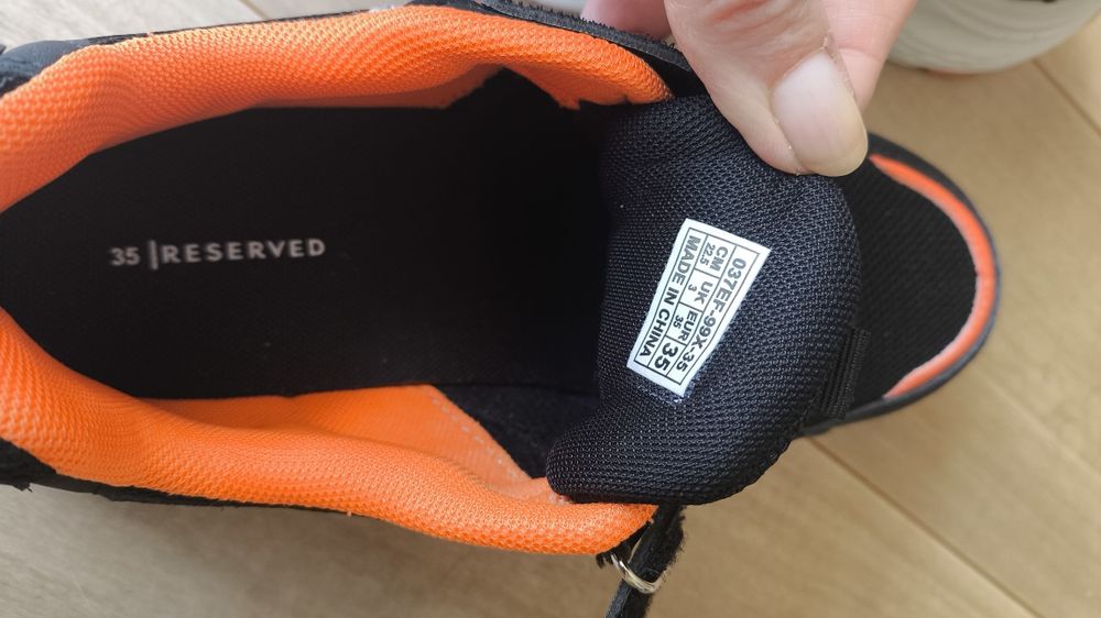 Кросівки reserved 35 розмір