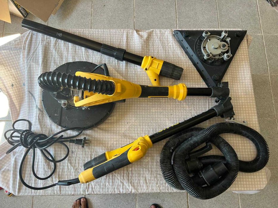 Lixadeira para paredes e tetos 710W Combi PowerPlus Varo