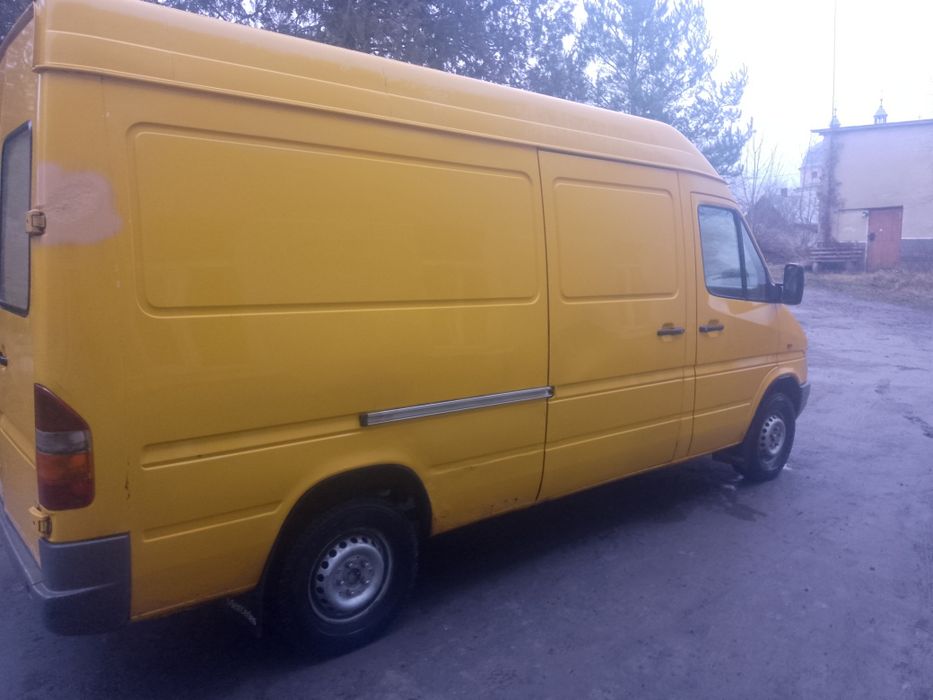 Mercedes sprinter 208