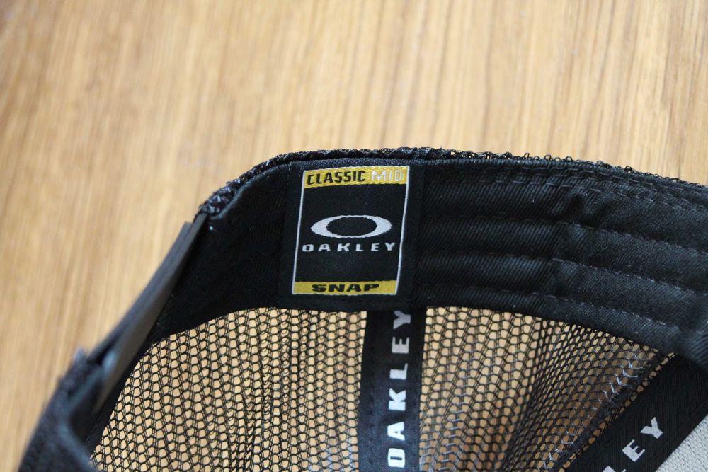 Оригинальная кепка-тракер унисекс бейсболка Oakley Chalten Cap