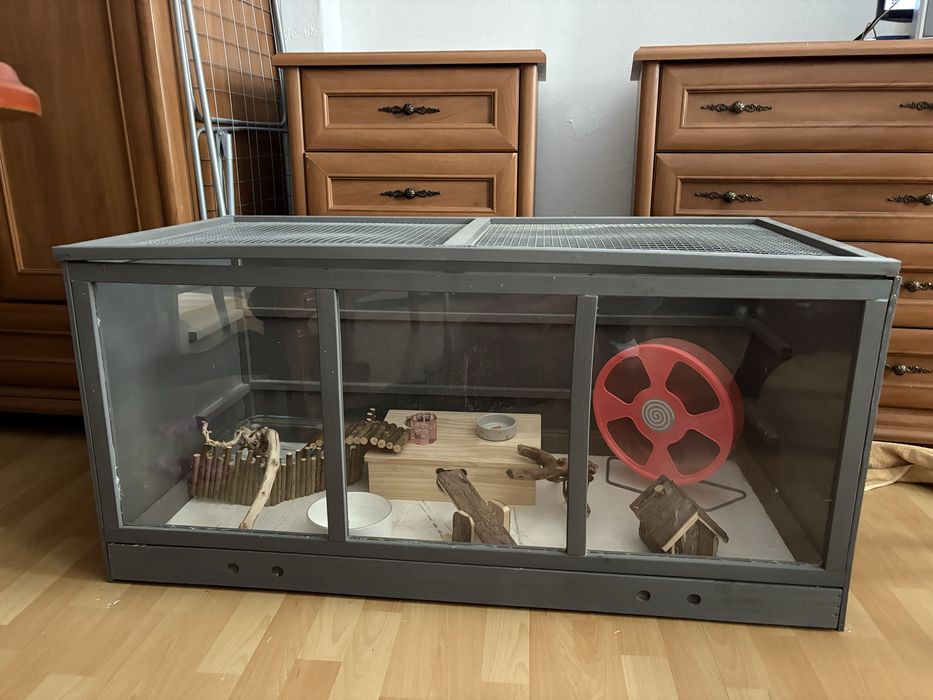 Klatka dla chomika z pelnym wyposazeniem