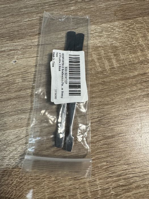 pęset wykonanych ze stali nierdzewnej
