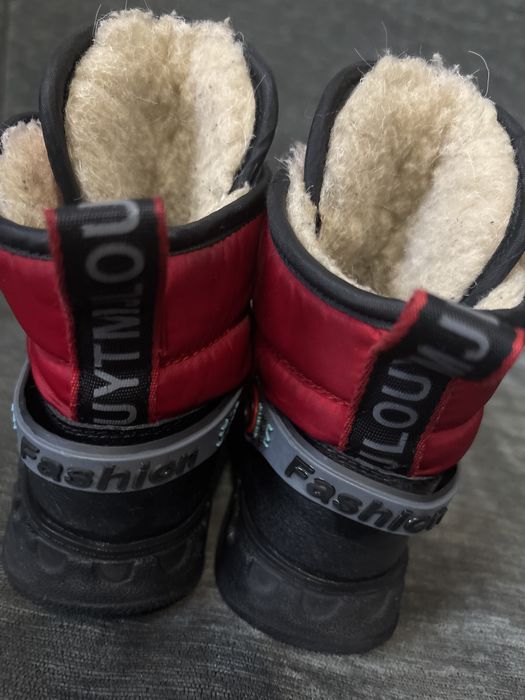 Продам зимові чобітки на овчині
